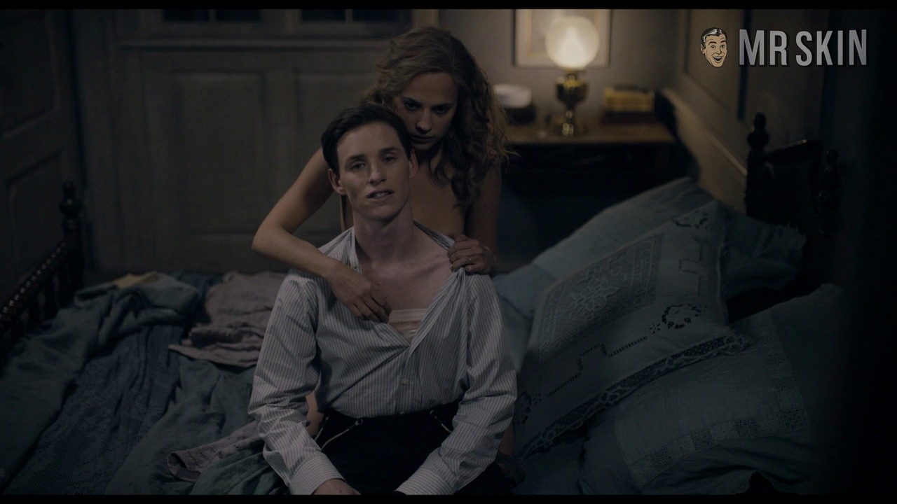 Cara delevingne topless sex scene in tulip fever 4